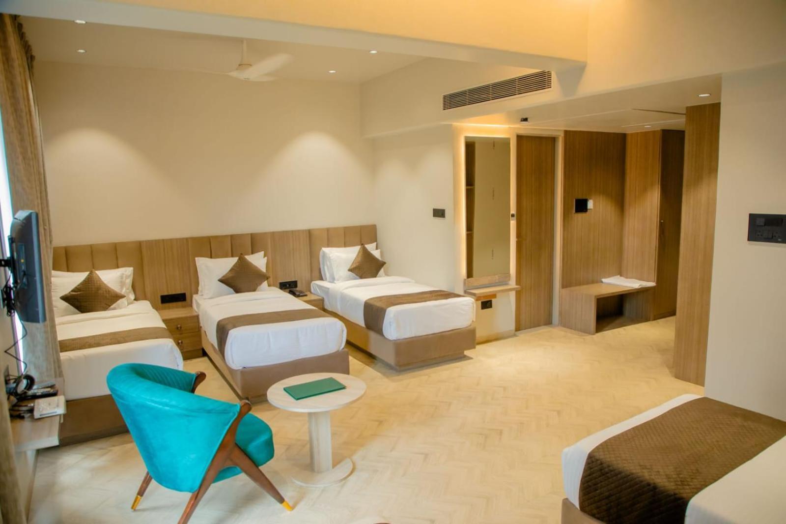 Narayani Executive Hotel Tuljapur Ngoại thất bức ảnh